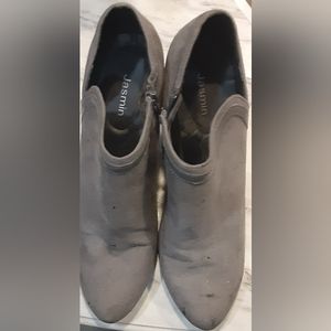 Jasmin Ankle Boots in a sz 12
